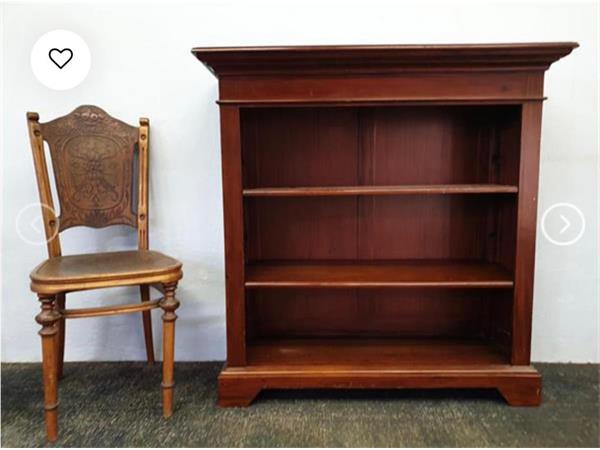 ~/upload/Lots/51236/4fsyhltsv5bua/Lot 013 Mahogany 3 Tier Bookshelf 110 x 40 x 110cm H_t600x450.jpg